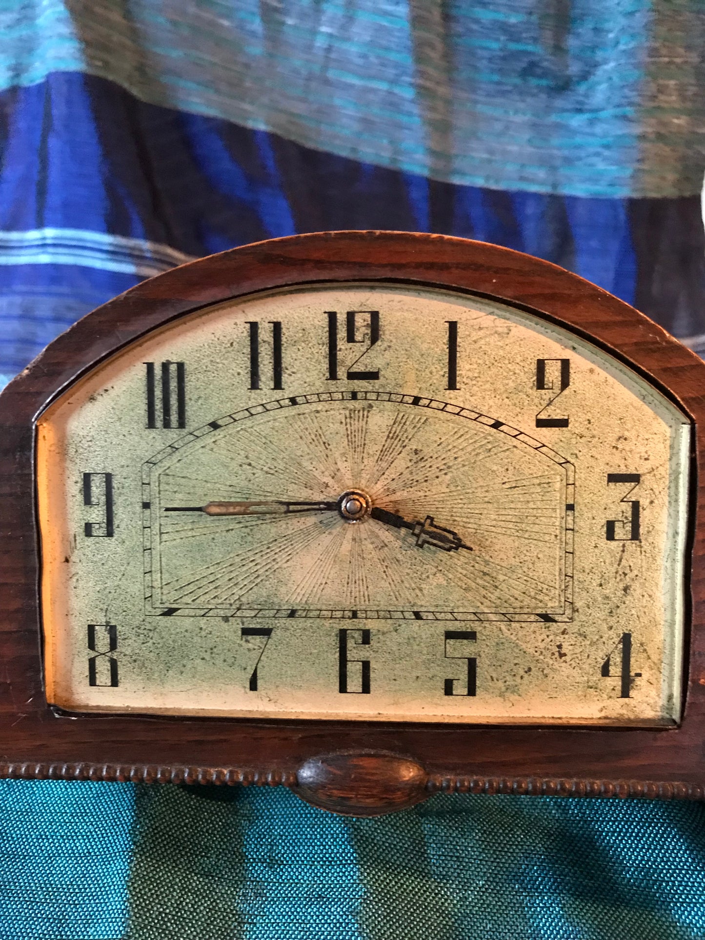 Vintage mantel clock, with wooden case.